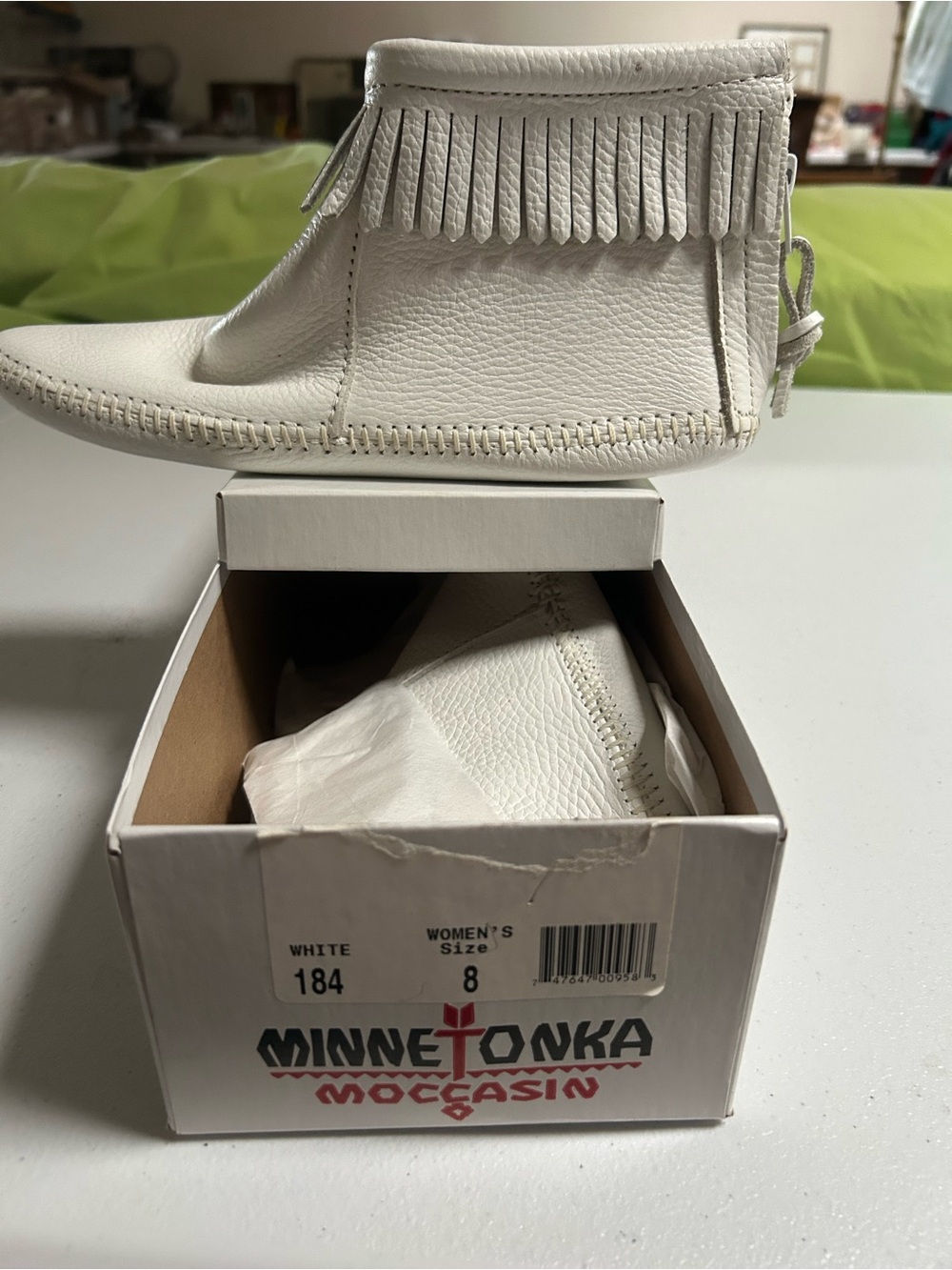 NIB Minnetonka White Leather Fringe Ankle Moccasin Boots Soft Sole Vintage 8